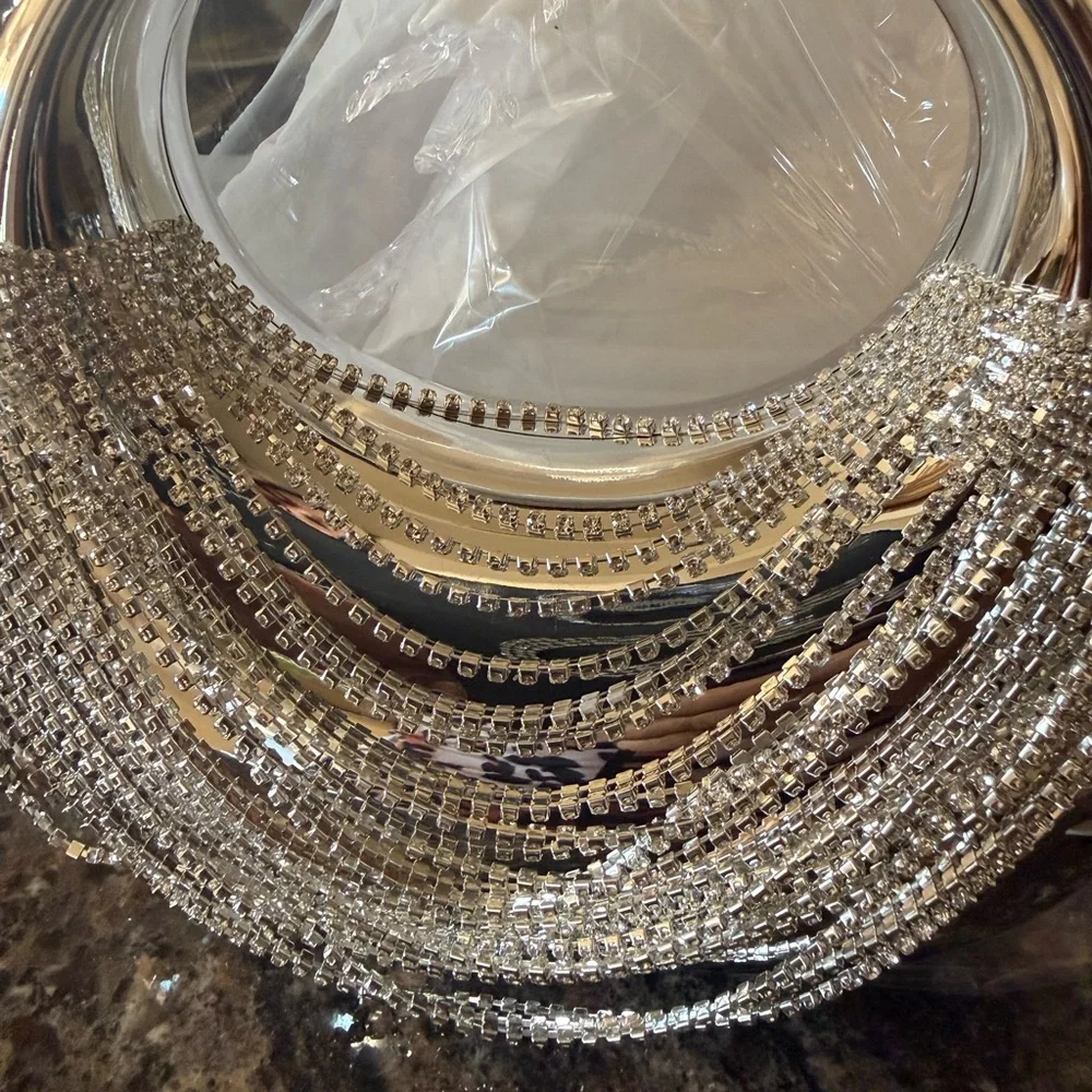 Elegant Silver Handbag with Rhinestone Detailing - Picture 6 of 6